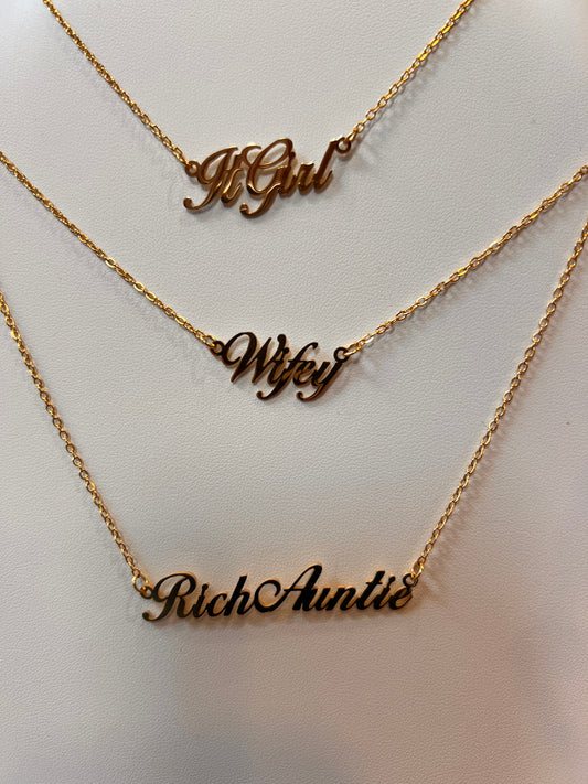 It Girl Necklace